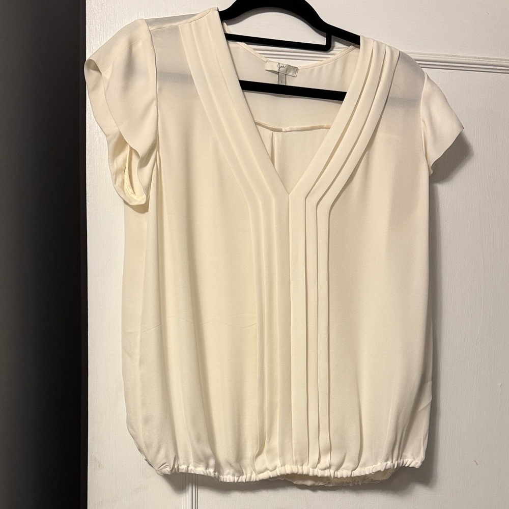 Joie Cream V-Neck Pleated Short Sleeve Blouse